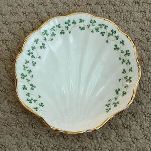 🍀 Royal Tara Shell Dish Shamrocks 🍀